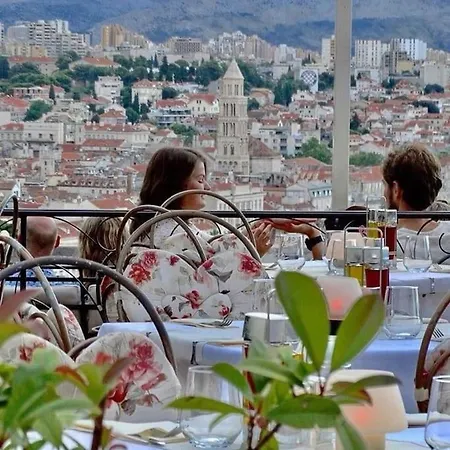 2 Bedrooms Relax-split