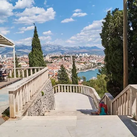 2 Bedrooms Relax-split *